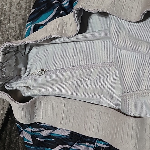 UNDER ARMOUR LOOSE HEATGEAR LOGO ATHLETIC SHORTS - Picture 7 of 10